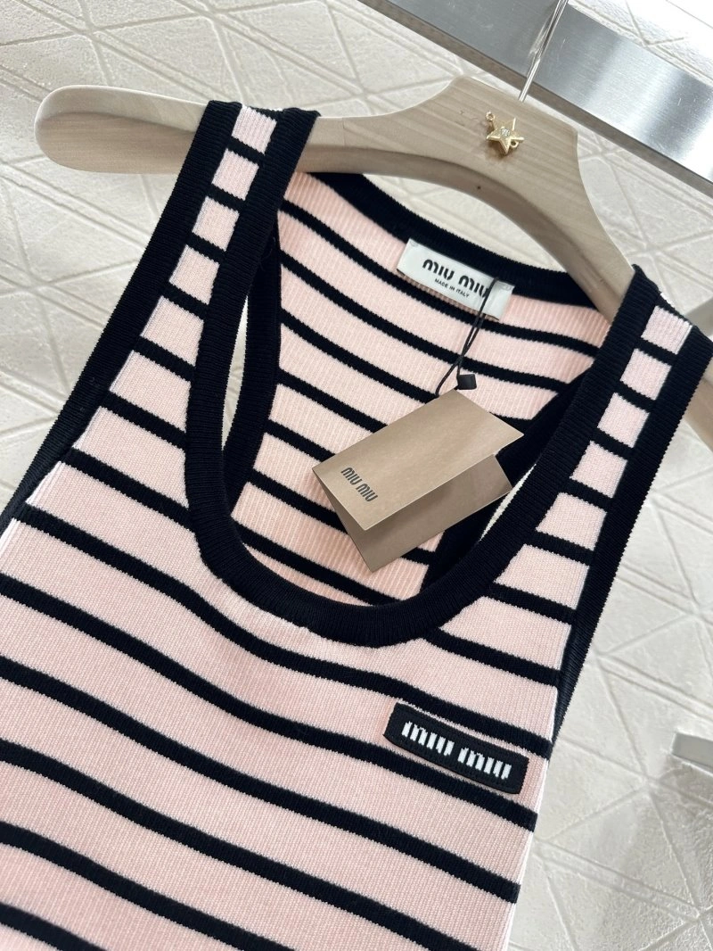 Miu Miu Vest Elegant 154314