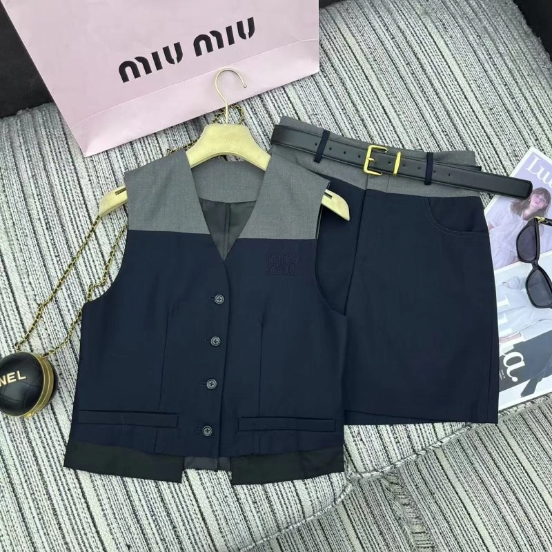 Miu Miu Vest Versatile 152953