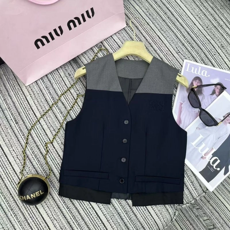 Miu Miu Vest Versatile 152953