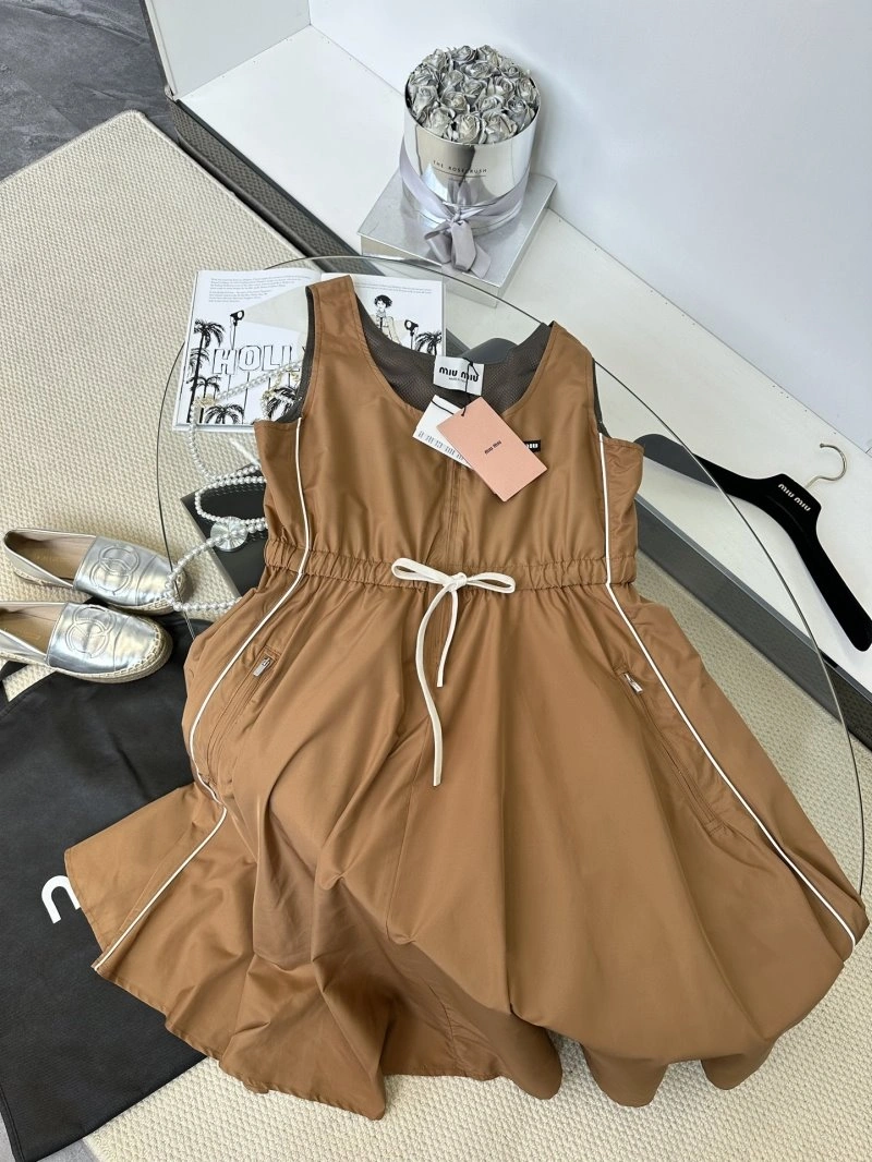Minimalist Miu Miu Vest 152961