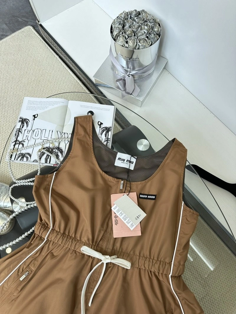 Minimalist Miu Miu Vest 152961