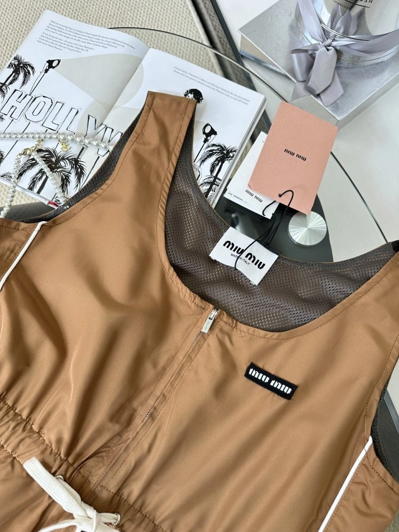 Minimalist Miu Miu Vest 152961