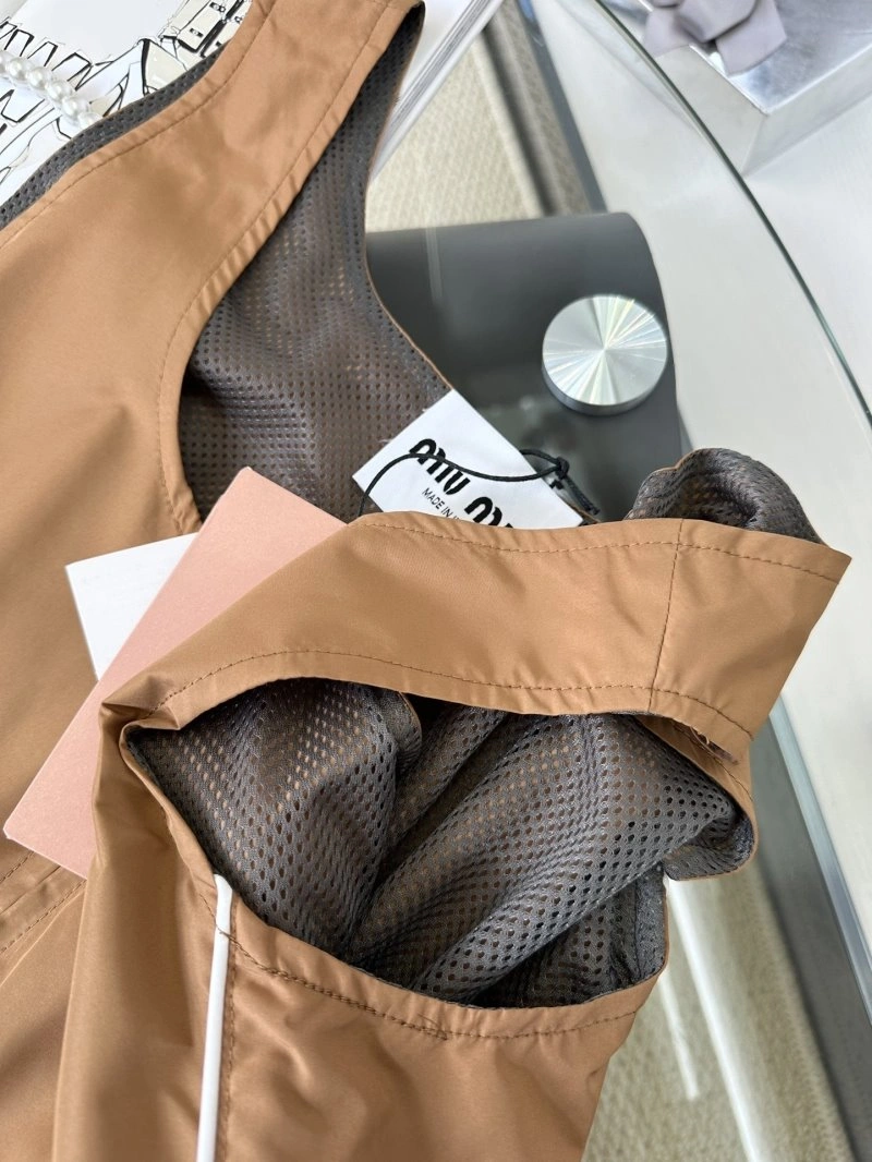 Minimalist Miu Miu Vest 152961