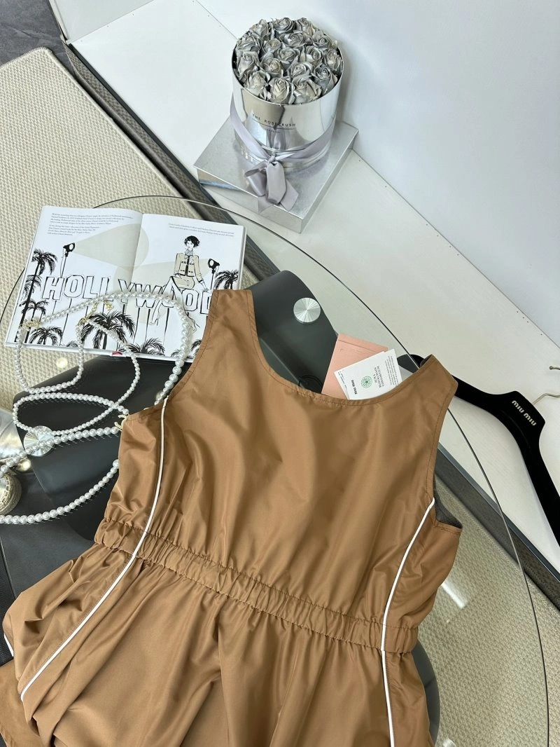 Minimalist Miu Miu Vest 152961