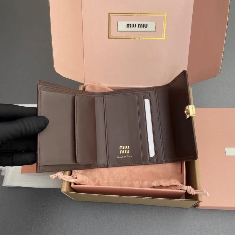 Miu Miu Wallets Purse TimelessDesign 49030