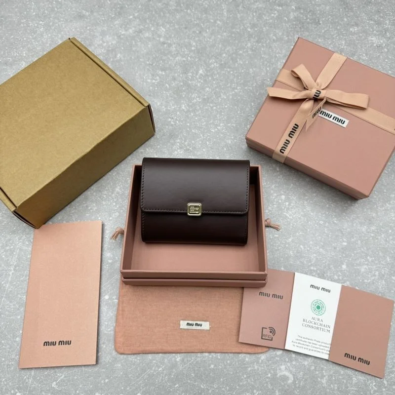Snug Miu Miu Wallets Purse 55633
