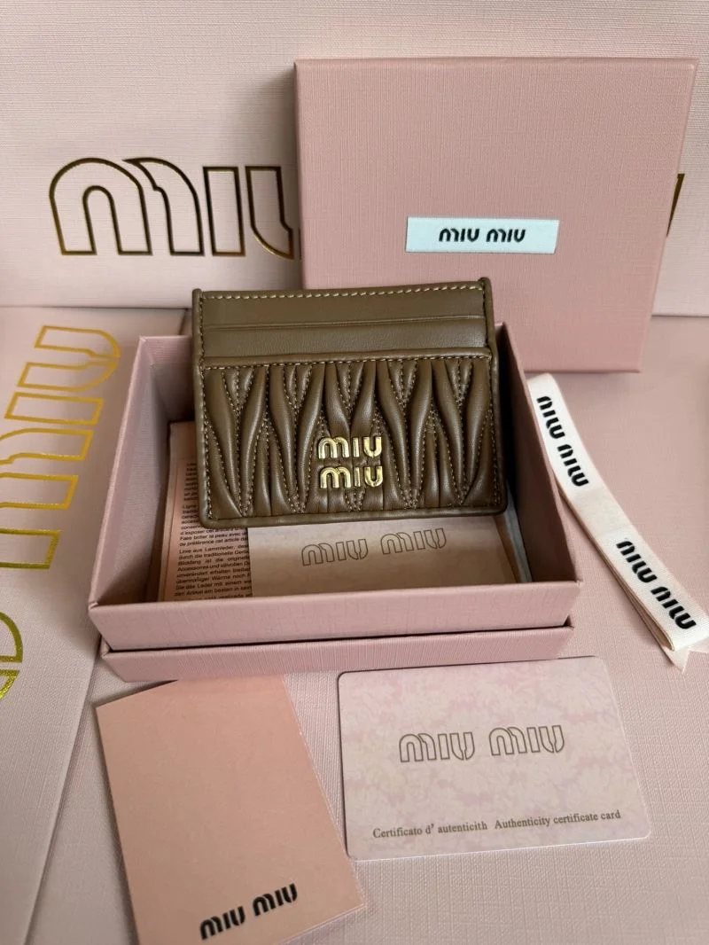 Sleek Miu Miu Wallets Purse 43677
