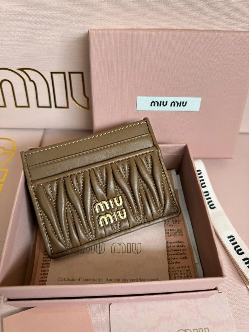 Sleek Miu Miu Wallets Purse 43677