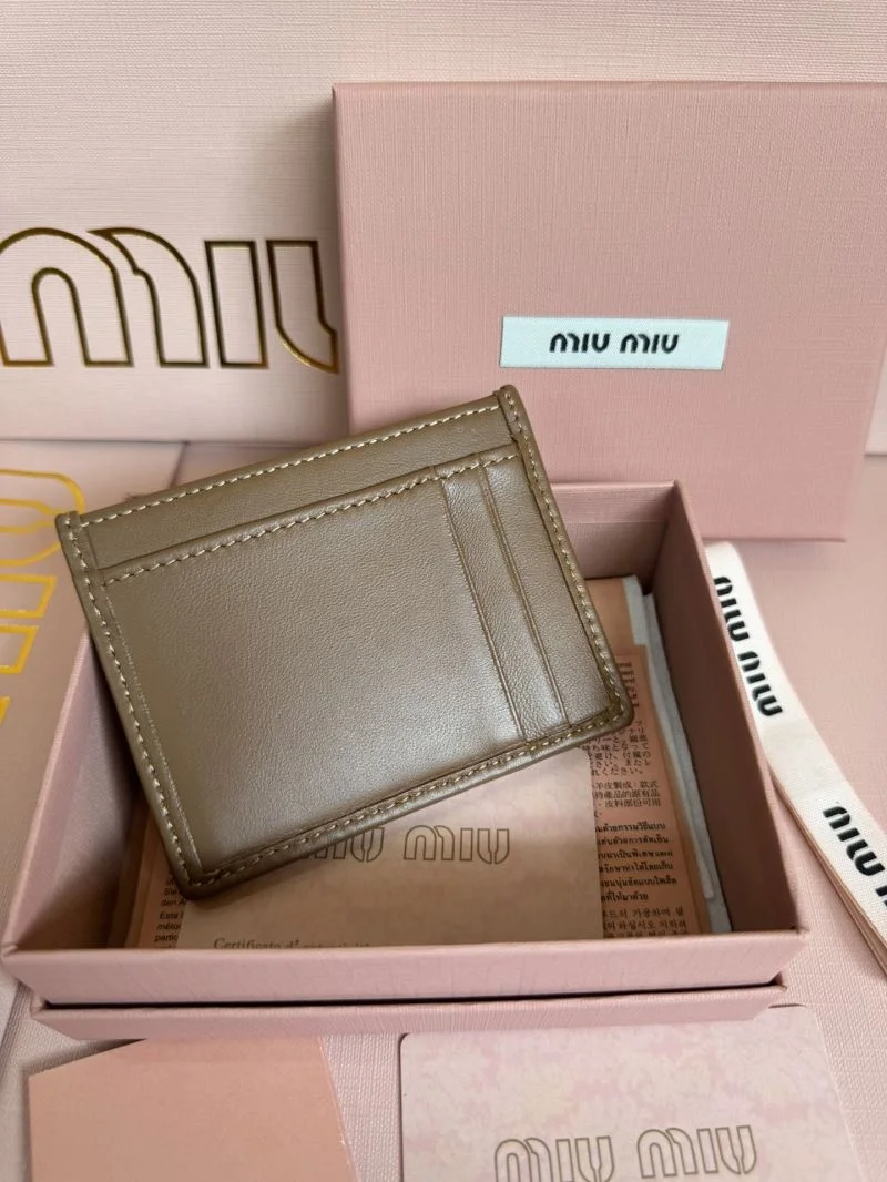 Sleek Miu Miu Wallets Purse 43677