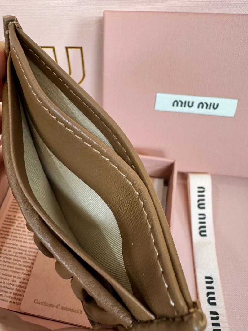 Sleek Miu Miu Wallets Purse 43677