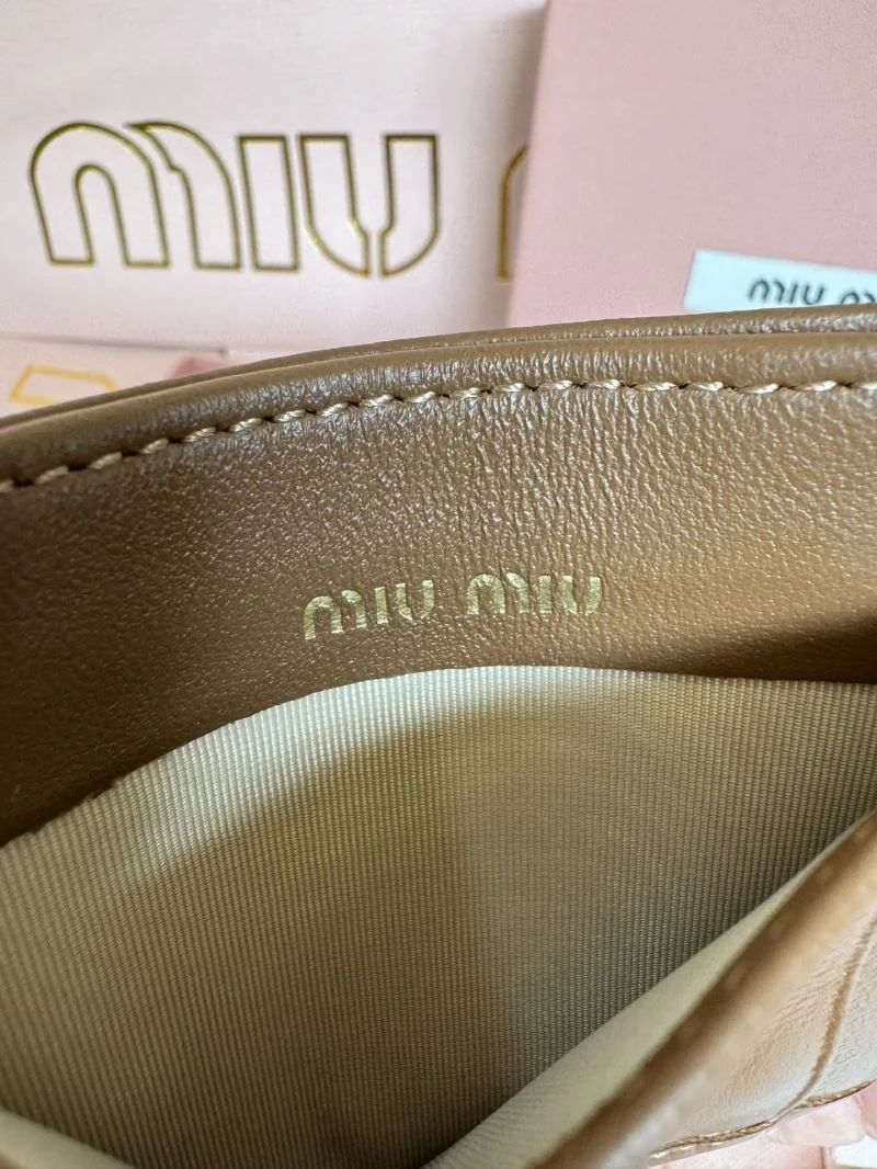 Sleek Miu Miu Wallets Purse 43677