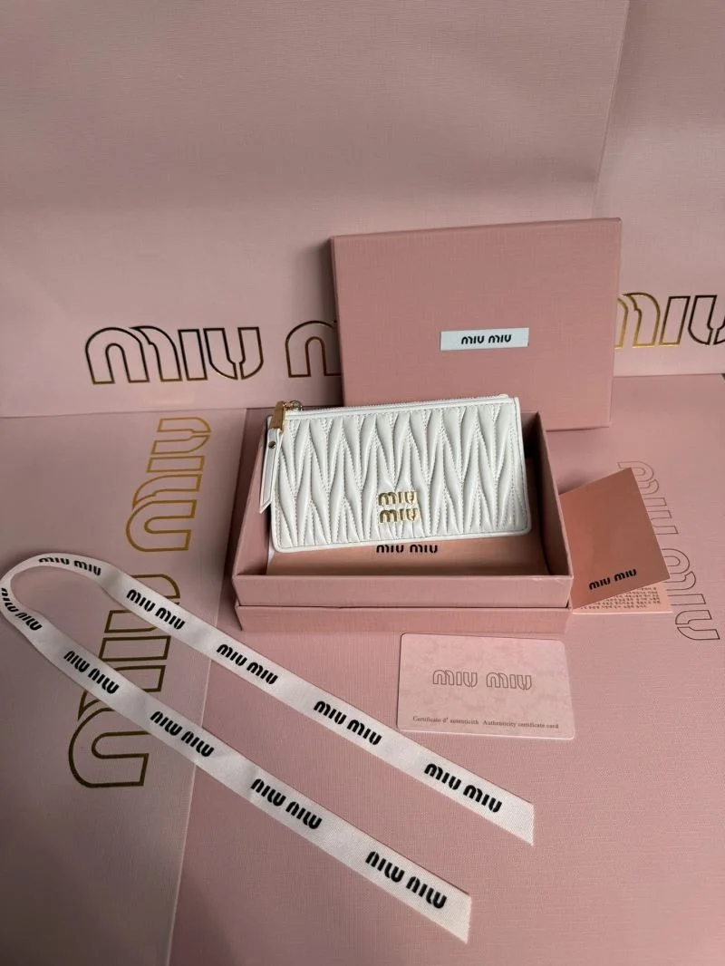 Vibrant Miu Miu Wallets Purse 43704