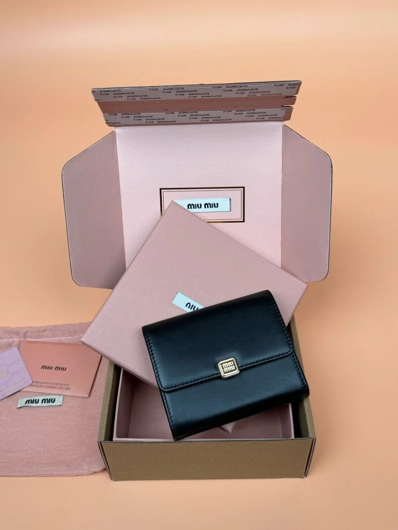 Miu Miu Wallets Purse Unique 55831