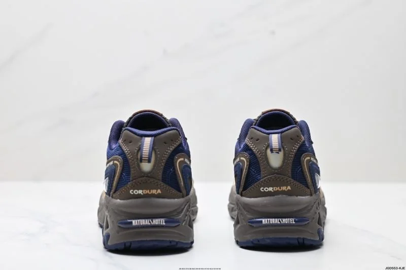 FashionForward Mizuno Shoes 3438