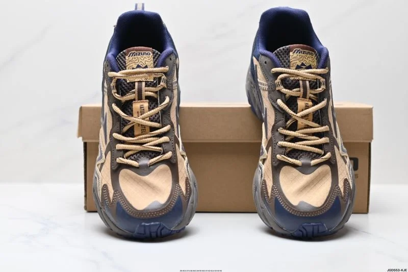 FashionForward Mizuno Shoes 3438