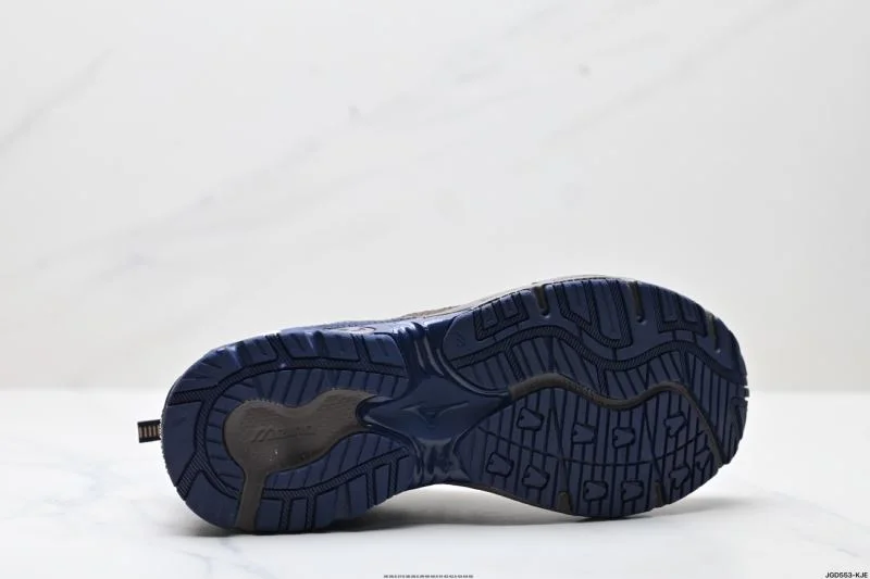 FashionForward Mizuno Shoes 3438