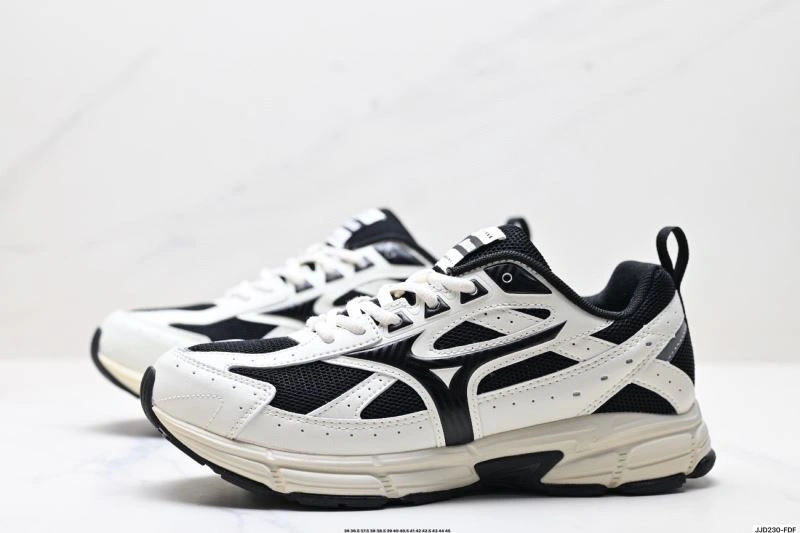 Popular Mizuno Shoes 2324