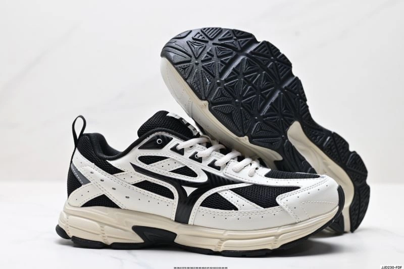 Popular Mizuno Shoes 2324