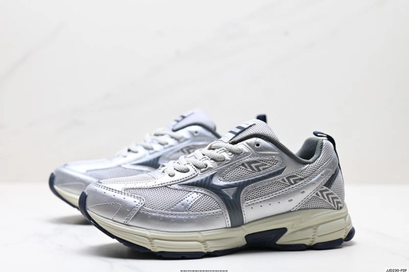 FreshLook Mizuno Shoes 2322