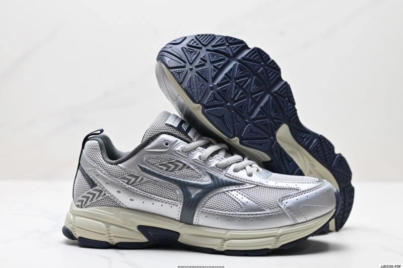 FreshLook Mizuno Shoes 2322