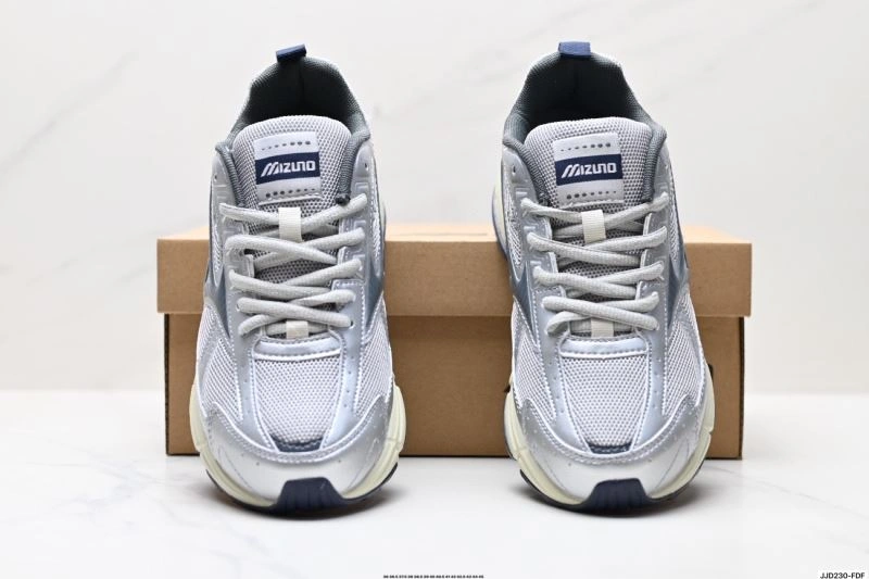 FreshLook Mizuno Shoes 2322