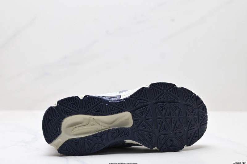 FreshLook Mizuno Shoes 2322