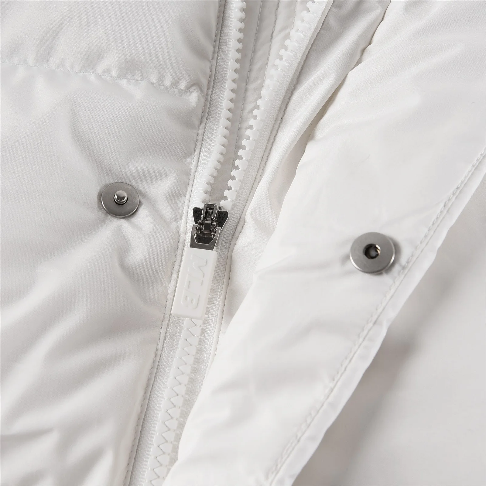 Sporty Mlb Down Jackets 165163
