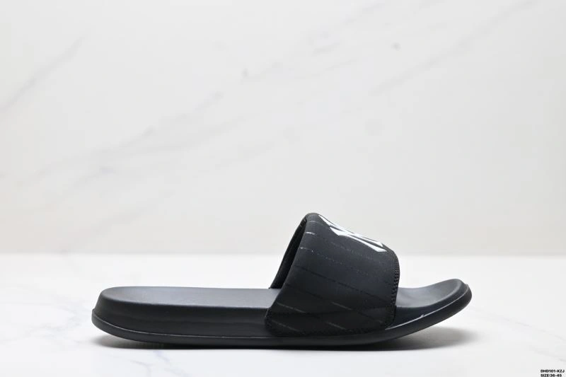 WellDesigned Mlb Sandals 2306
