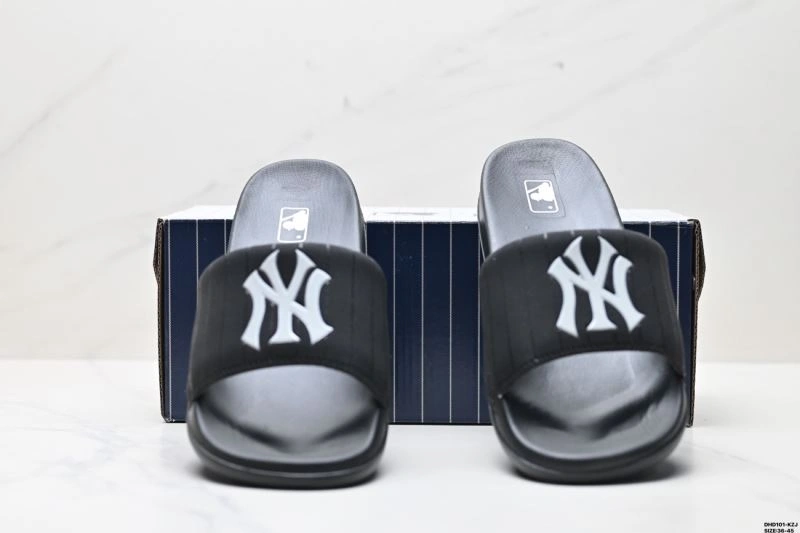 WellDesigned Mlb Sandals 2306