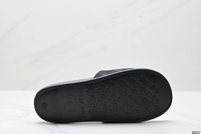 WellDesigned Mlb Sandals 2306