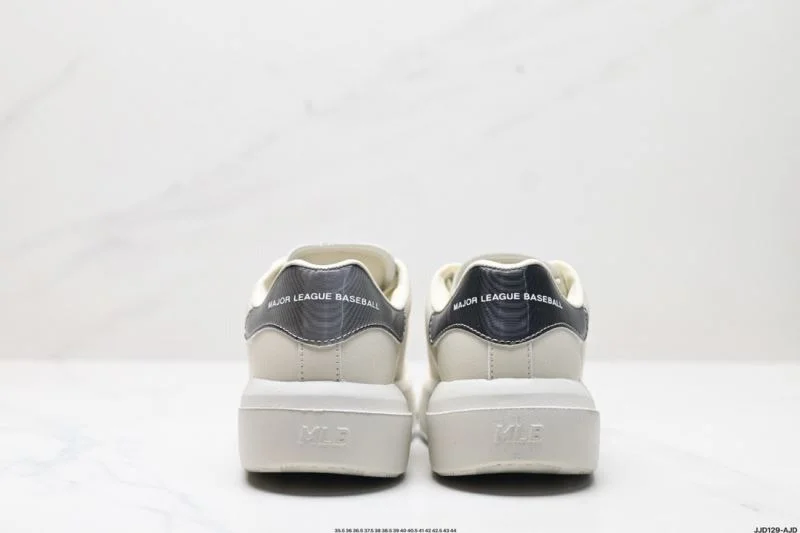 FreshLook Mlb Shoes 3418
