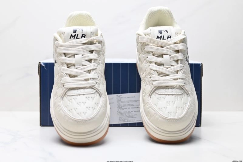 FreshLook Mlb Shoes 2281