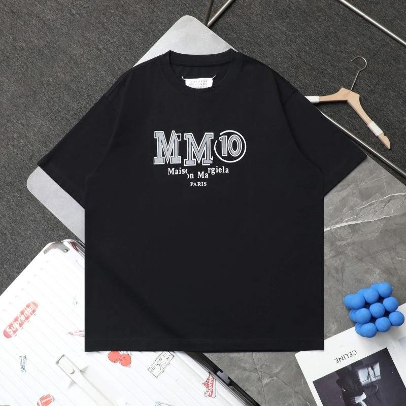 UrbanChic Mmj T-Shirts 159063