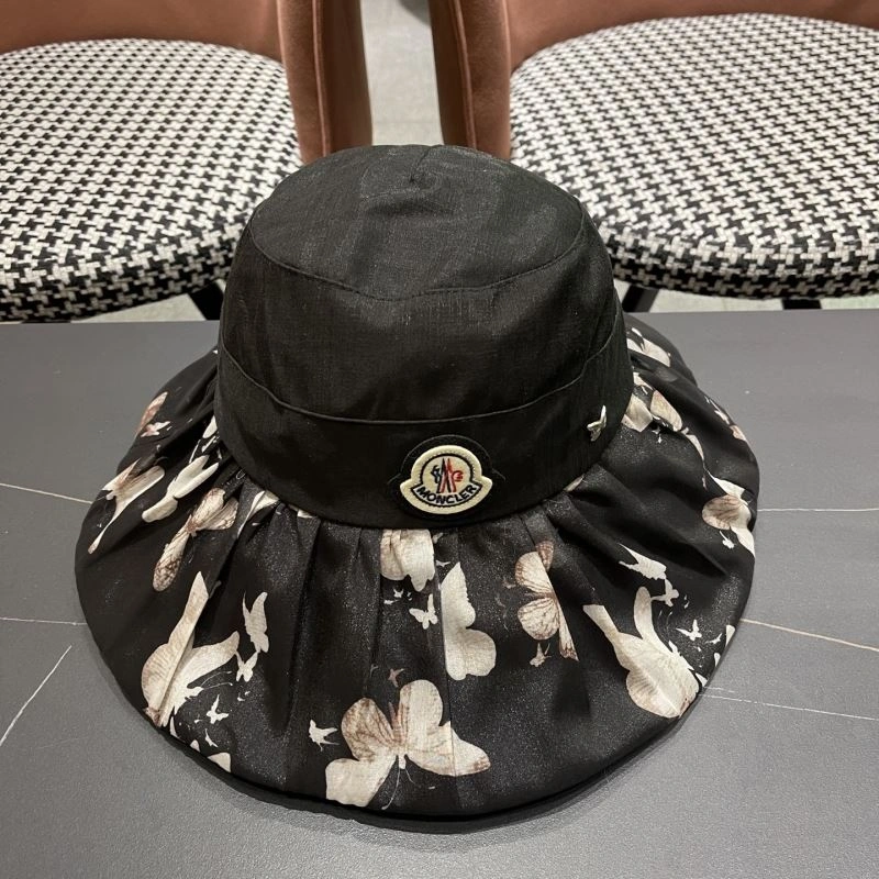 Moncler Caps Sophisticated 257455