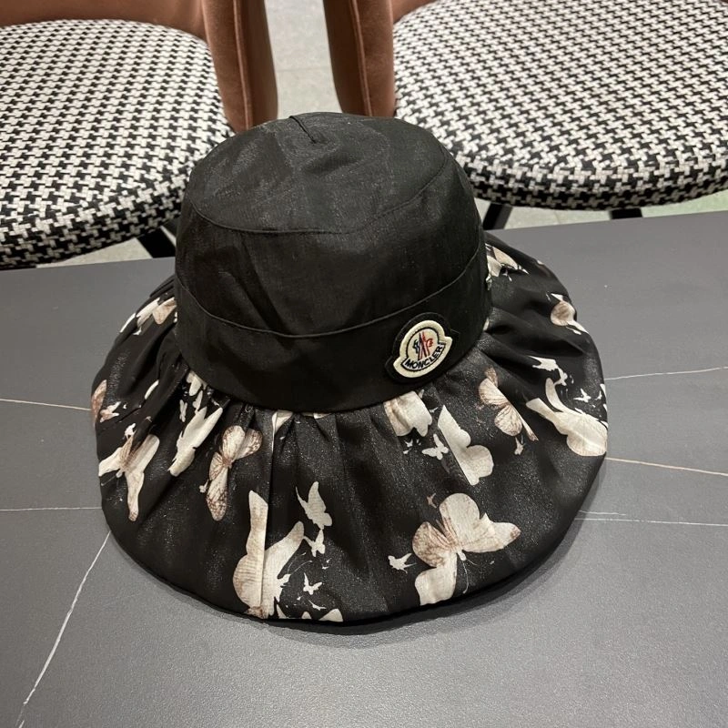 Moncler Caps Sophisticated 257455