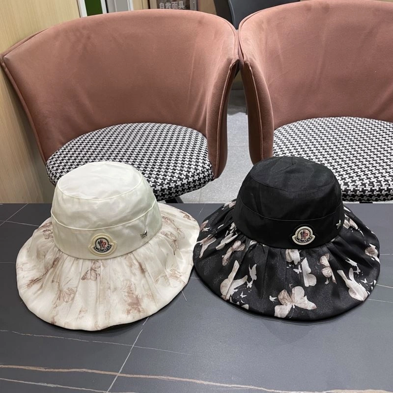 Moncler Caps Sophisticated 257455