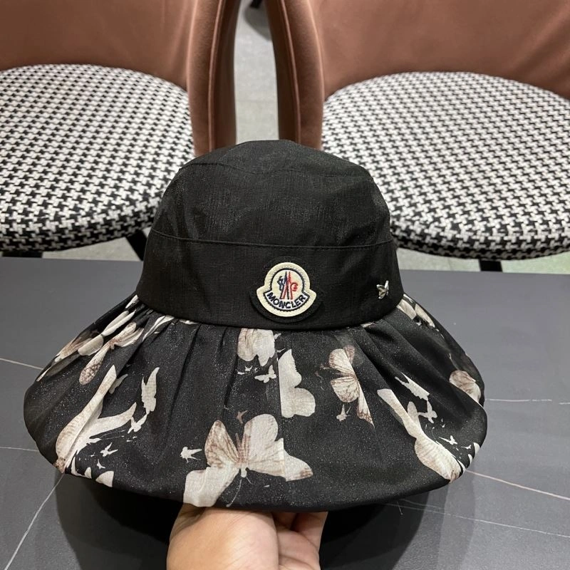 Moncler Caps Sophisticated 257455
