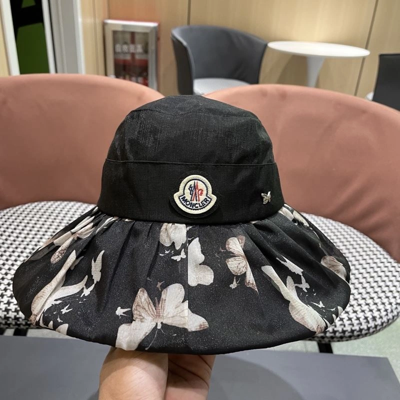 Moncler Caps Sophisticated 257455