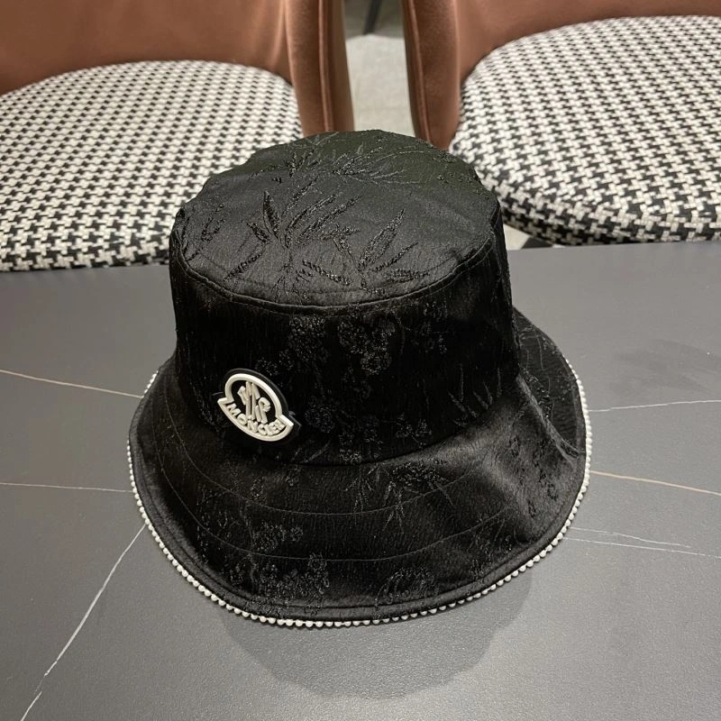 Moncler Caps Modern 257446