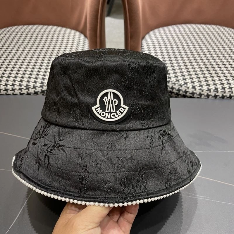 Moncler Caps Modern 257446