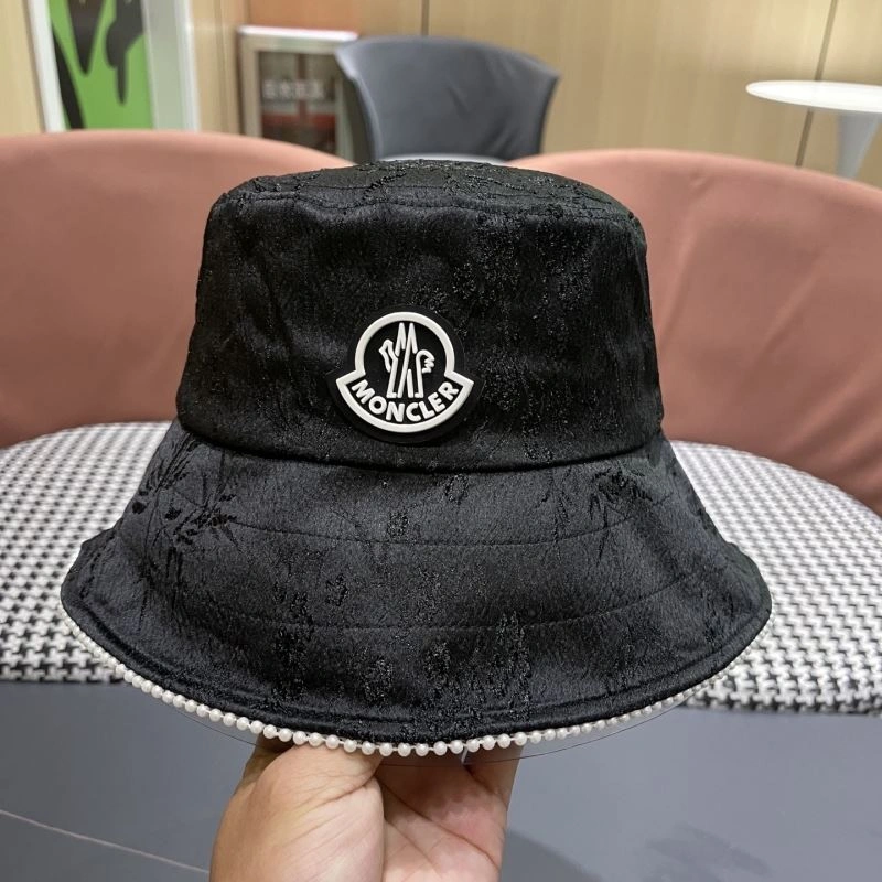Moncler Caps Modern 257446