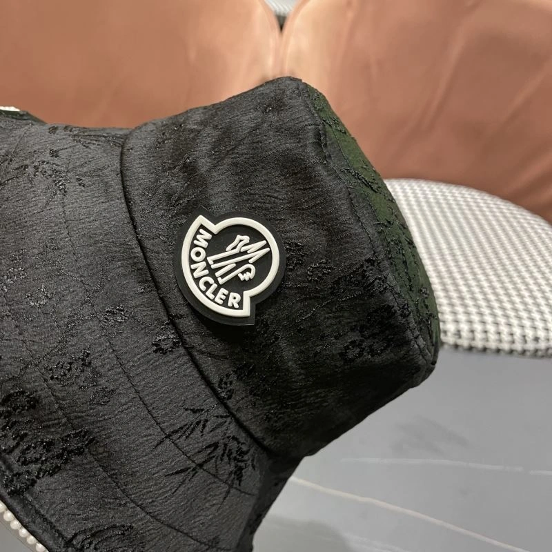 Moncler Caps Modern 257446