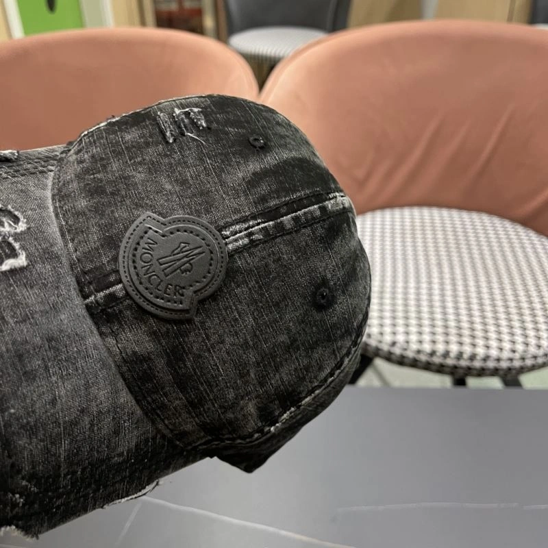 Moncler Caps Lightweight 257349