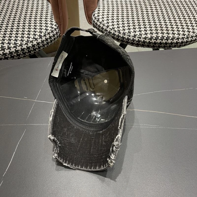 Moncler Caps Lightweight 257349