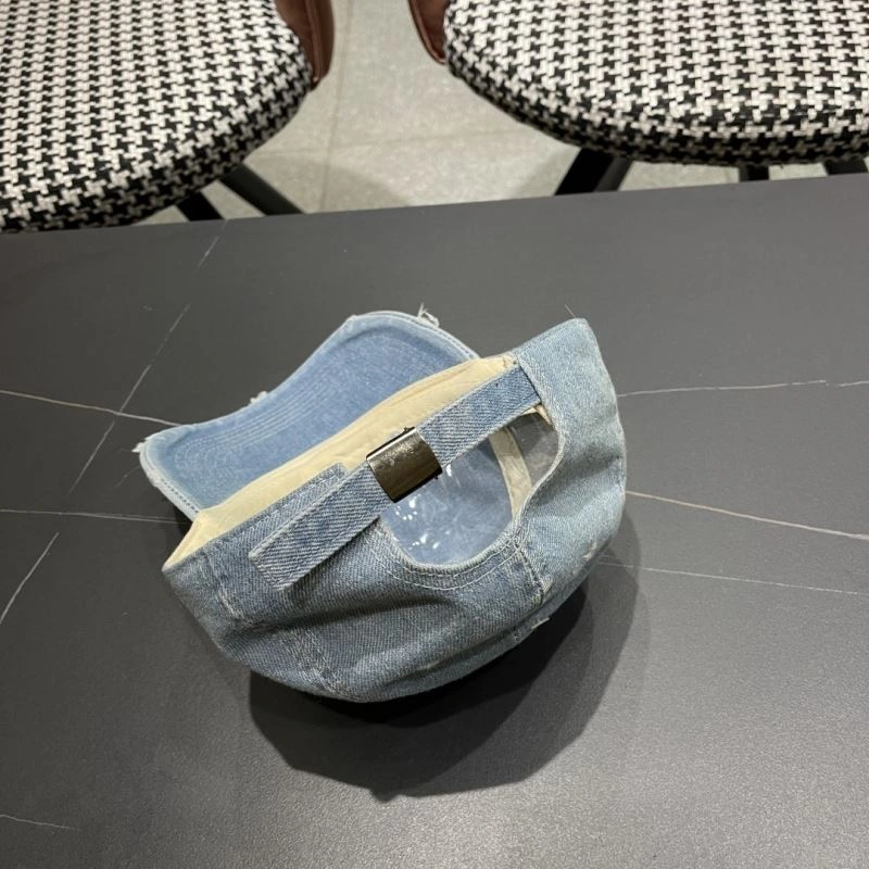 Versatile Moncler Caps 257372