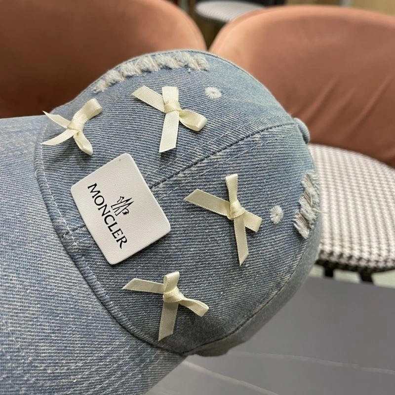 Versatile Moncler Caps 257372