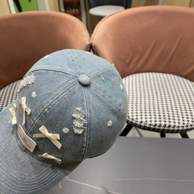 Versatile Moncler Caps 257372