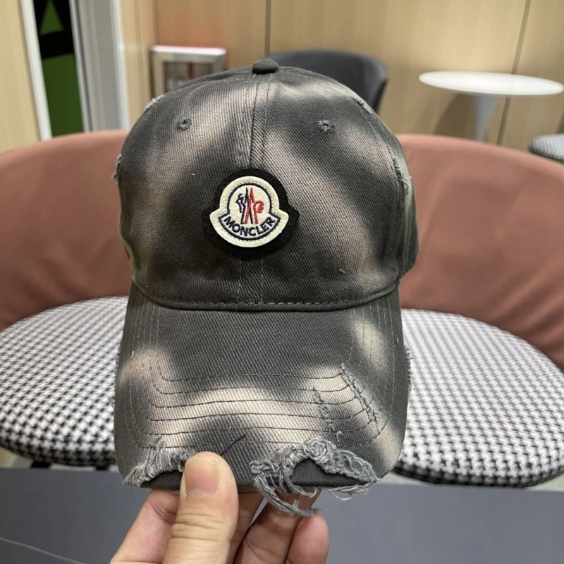 Moncler Caps EasyCare 257357