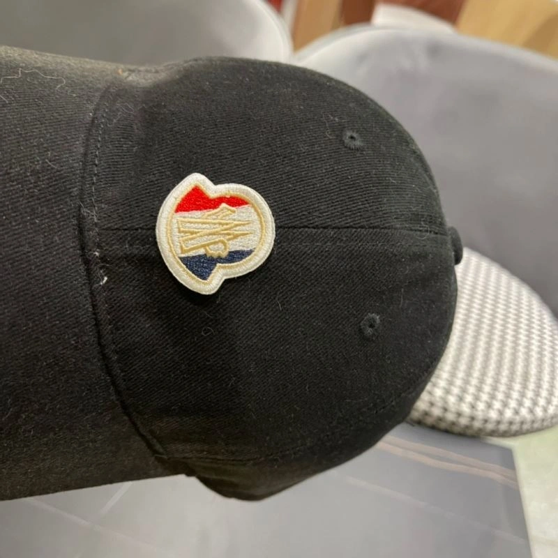 Moncler Caps Neat 257336