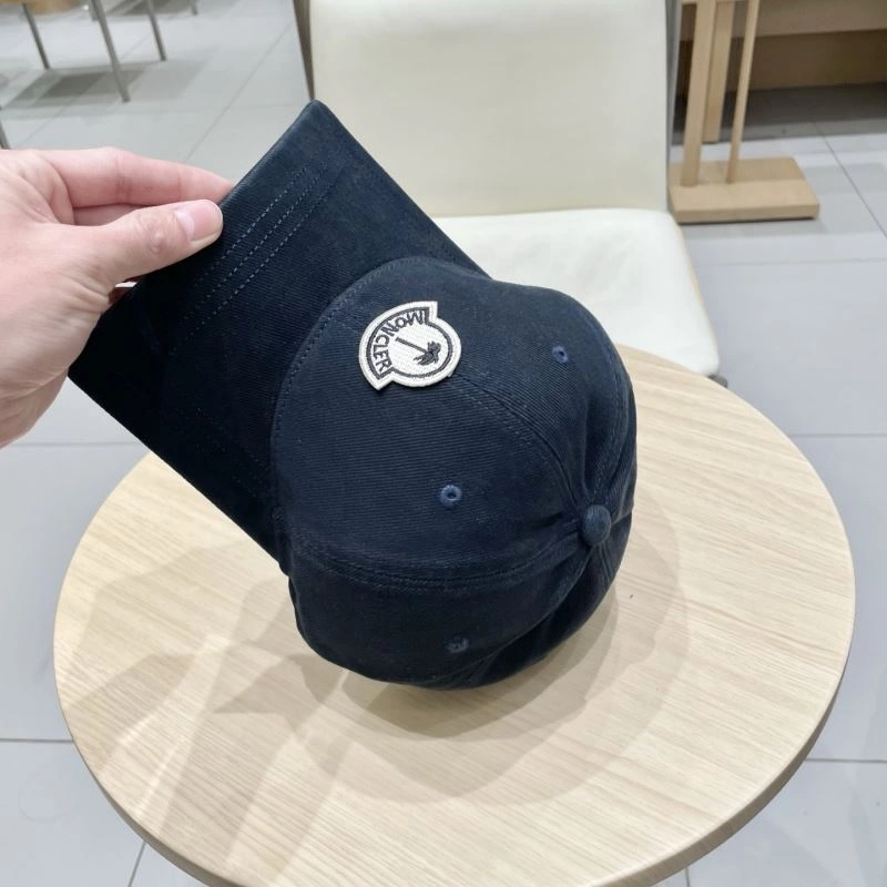 Moncler Caps Sophisticated 257331